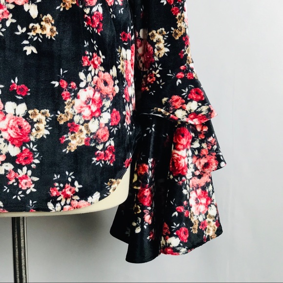 L & B Floral Print Bell Sleeve Choker Top - Picture 3 of 6